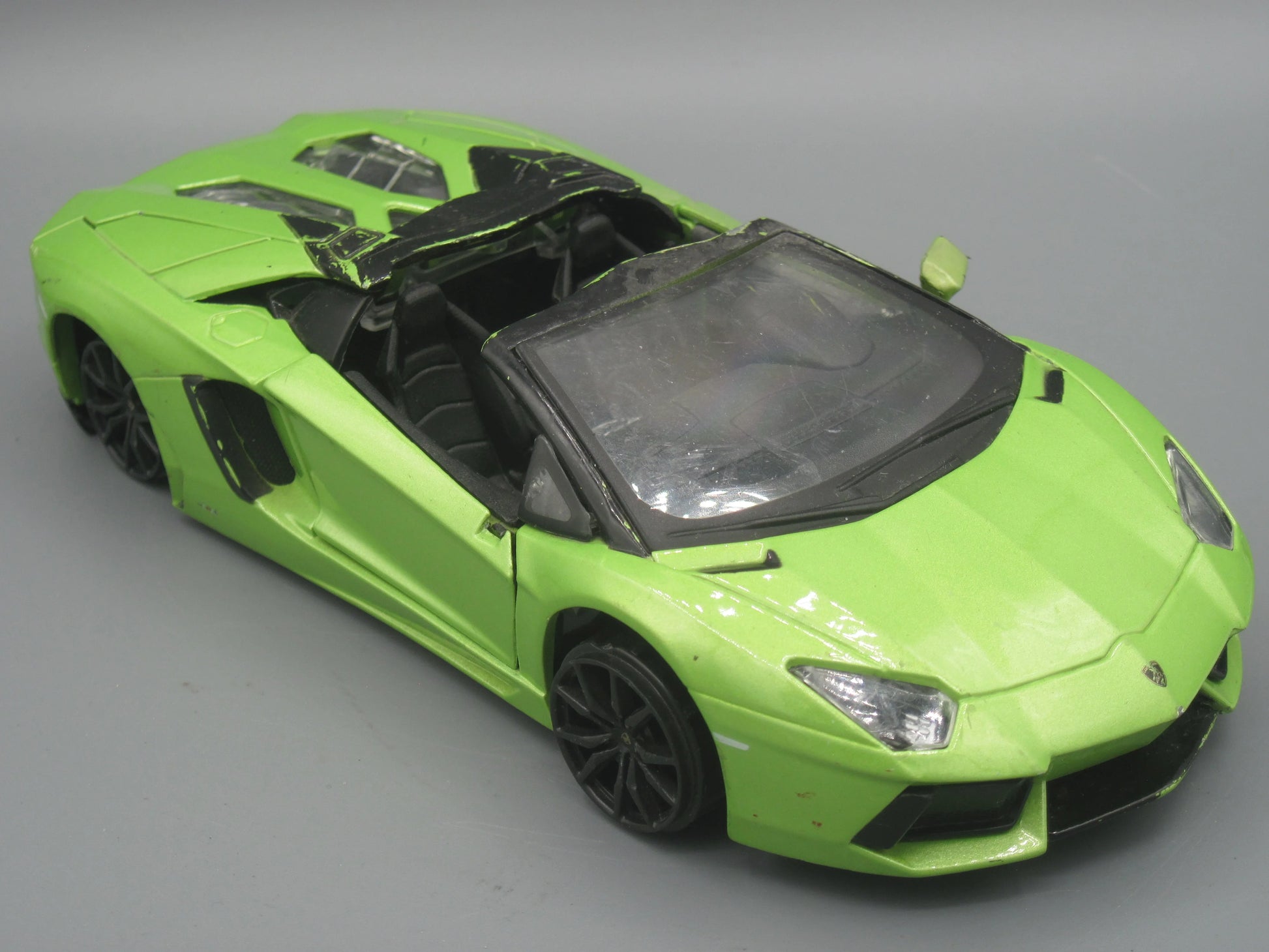 Maisto   Lamborghini Aventador LP700-4 Roadster  Green