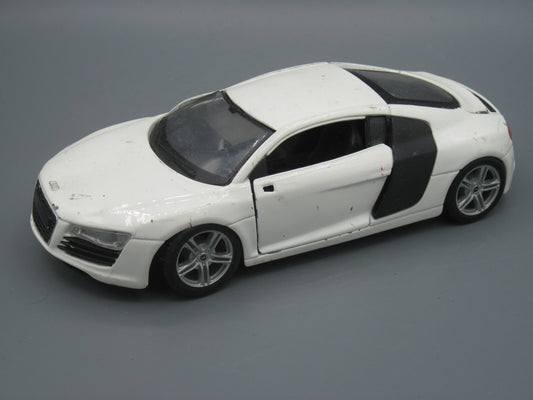 Maisto   Audi R8  White