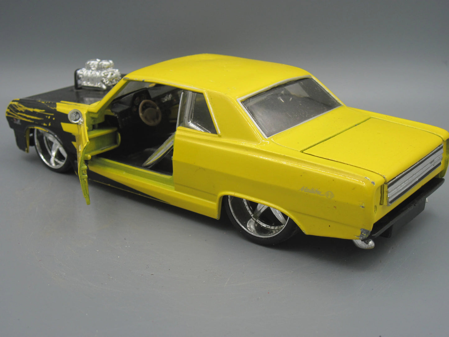 Maisto   Chevrolet Chevelle Malibu SS 1965 Yellow