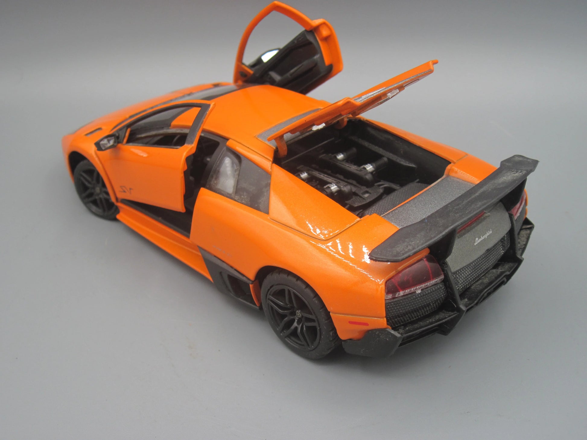 MZ   Lamborghini Murcielago LP 670-4 SV  Orange