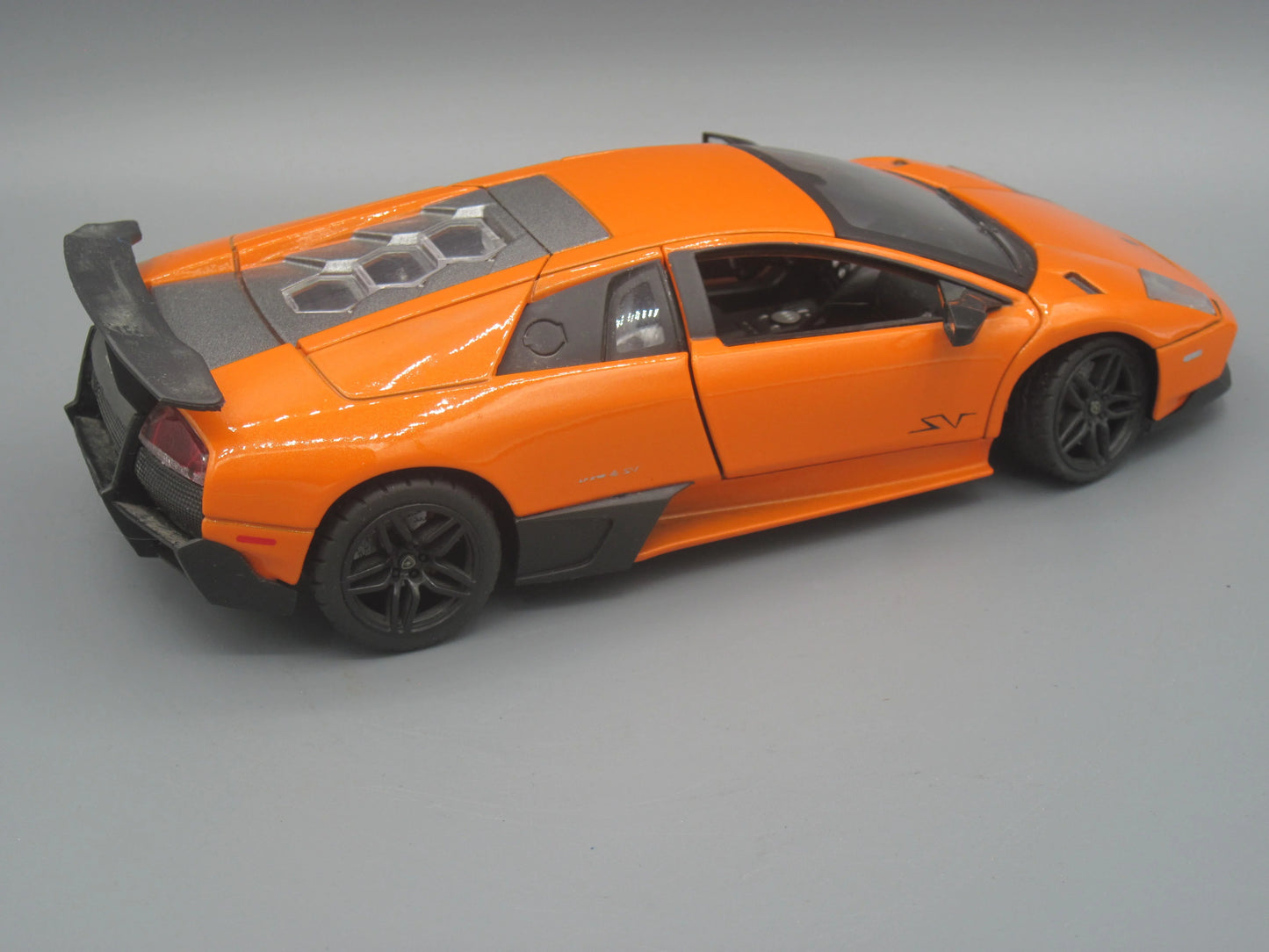 MZ   Lamborghini Murcielago LP 670-4 SV  Orange
