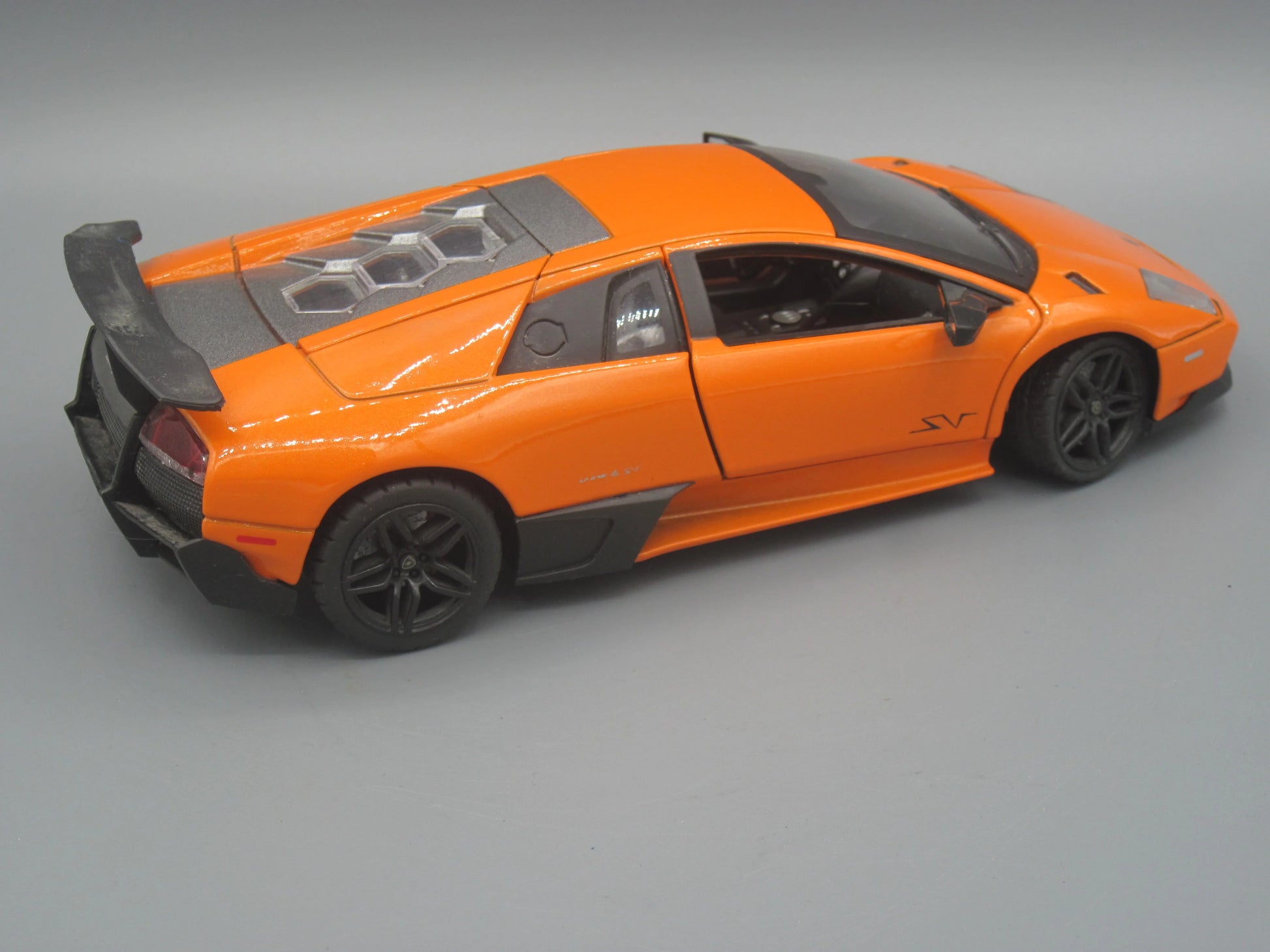 MZ   Lamborghini Murcielago LP 670-4 SV  Orange