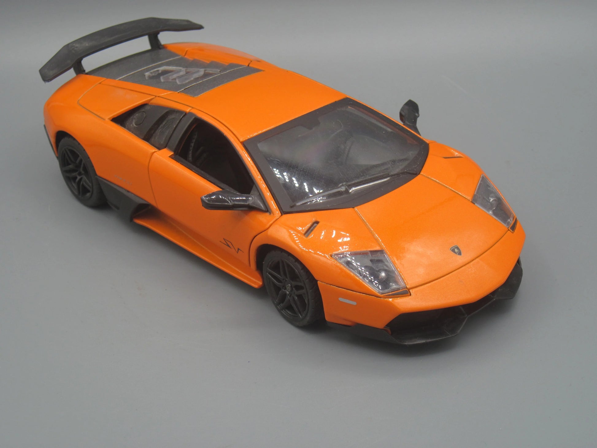 MZ   Lamborghini Murcielago LP 670-4 SV  Orange