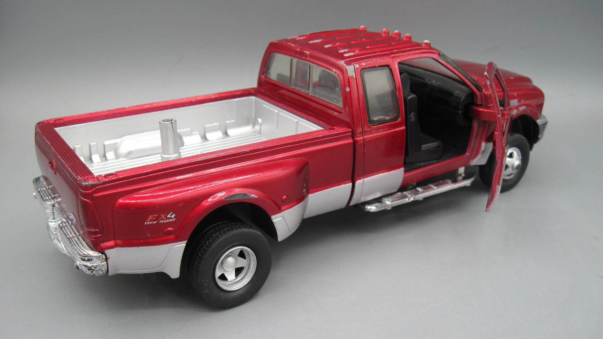 New Ray   Ford F-350 Super Duty  Maroon