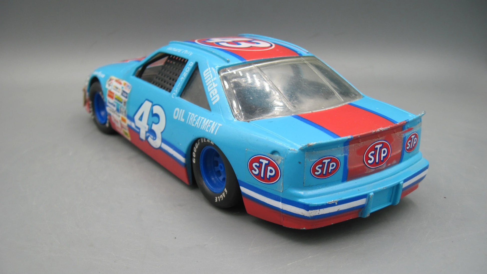 Racing Champions   Pontiac Nascar # 43 1992 Blue & Red
