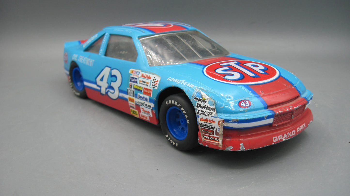 Racing Champions   Pontiac Nascar # 43 1992 Blue & Red
