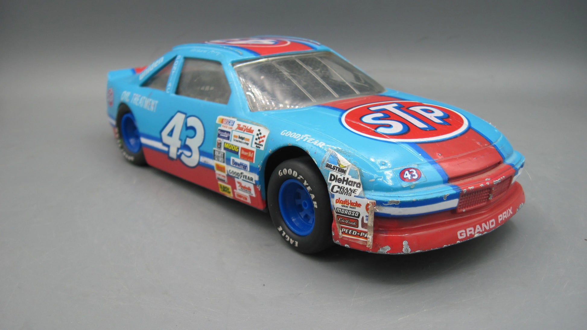 Racing Champions   Pontiac Nascar # 43 1992 Blue & Red