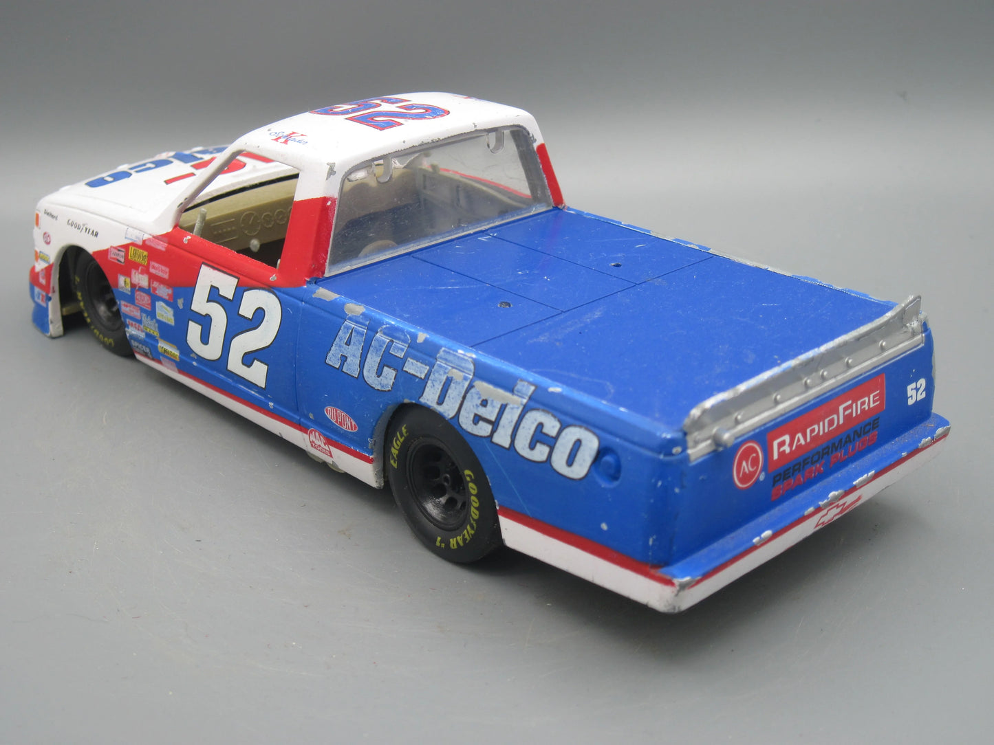 Racing Champions   Chevrolet C-1500  White & Blue