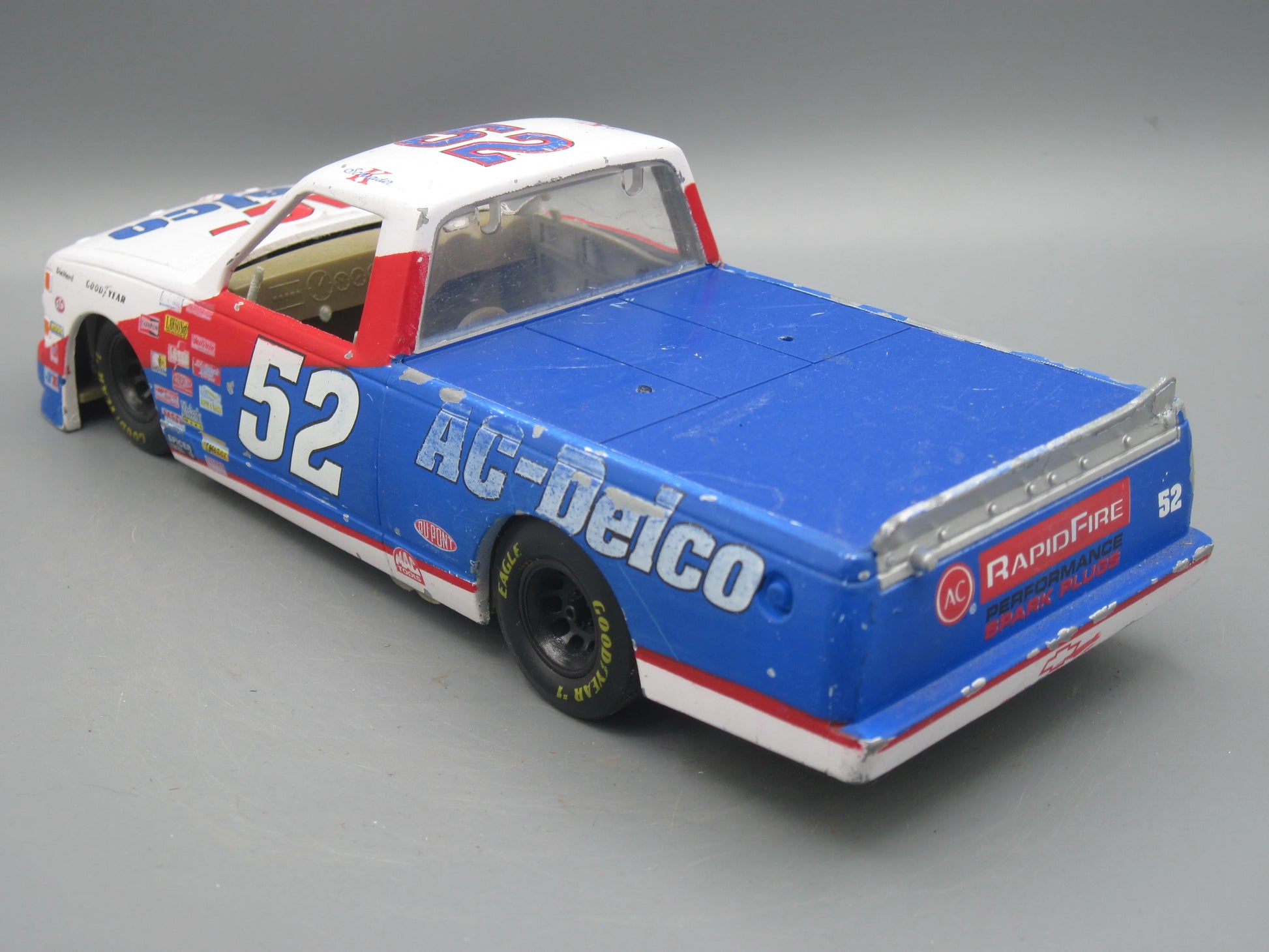 Racing Champions   Chevrolet C-1500  White & Blue