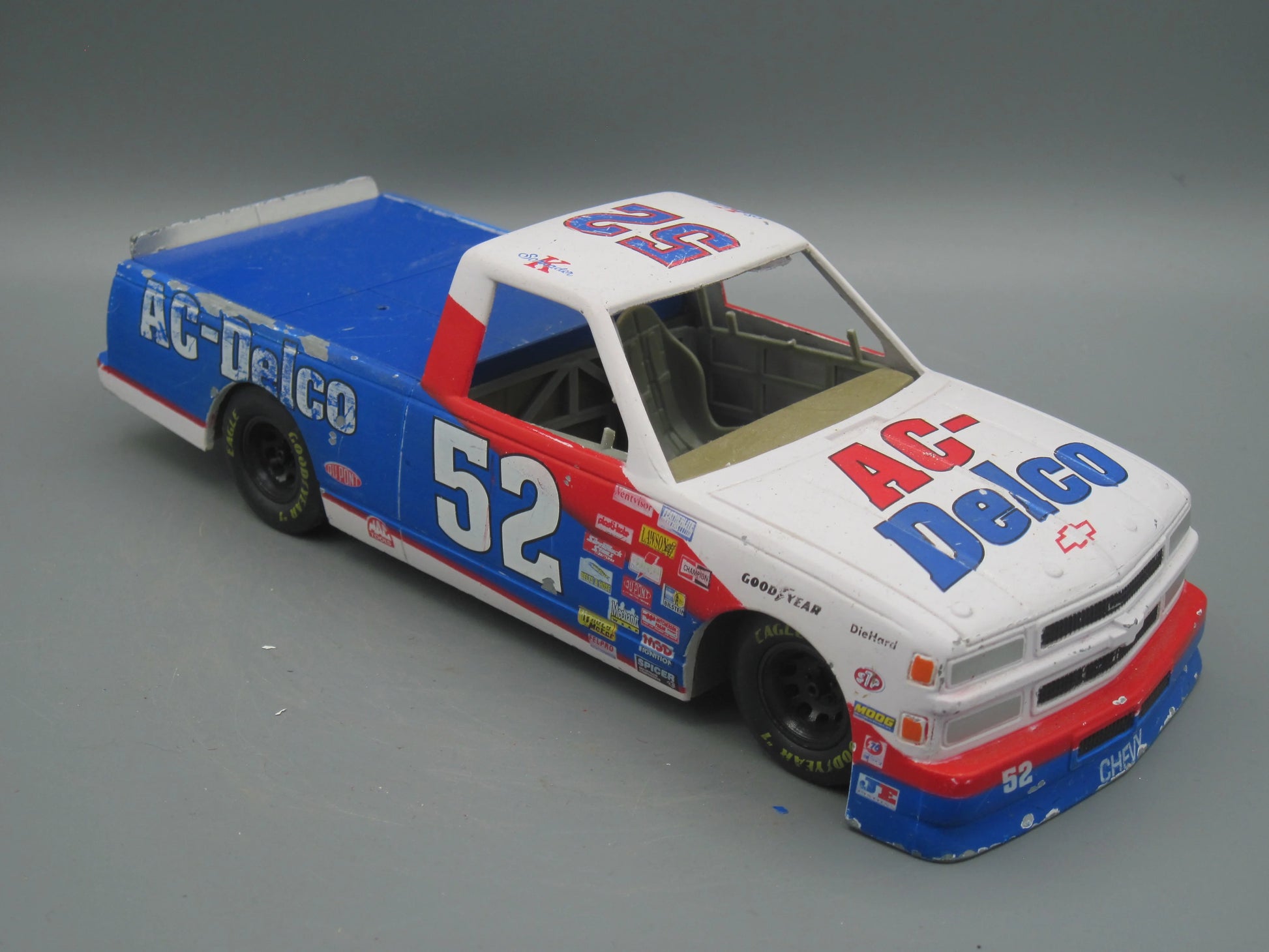 Racing Champions   Chevrolet C-1500  White & Blue