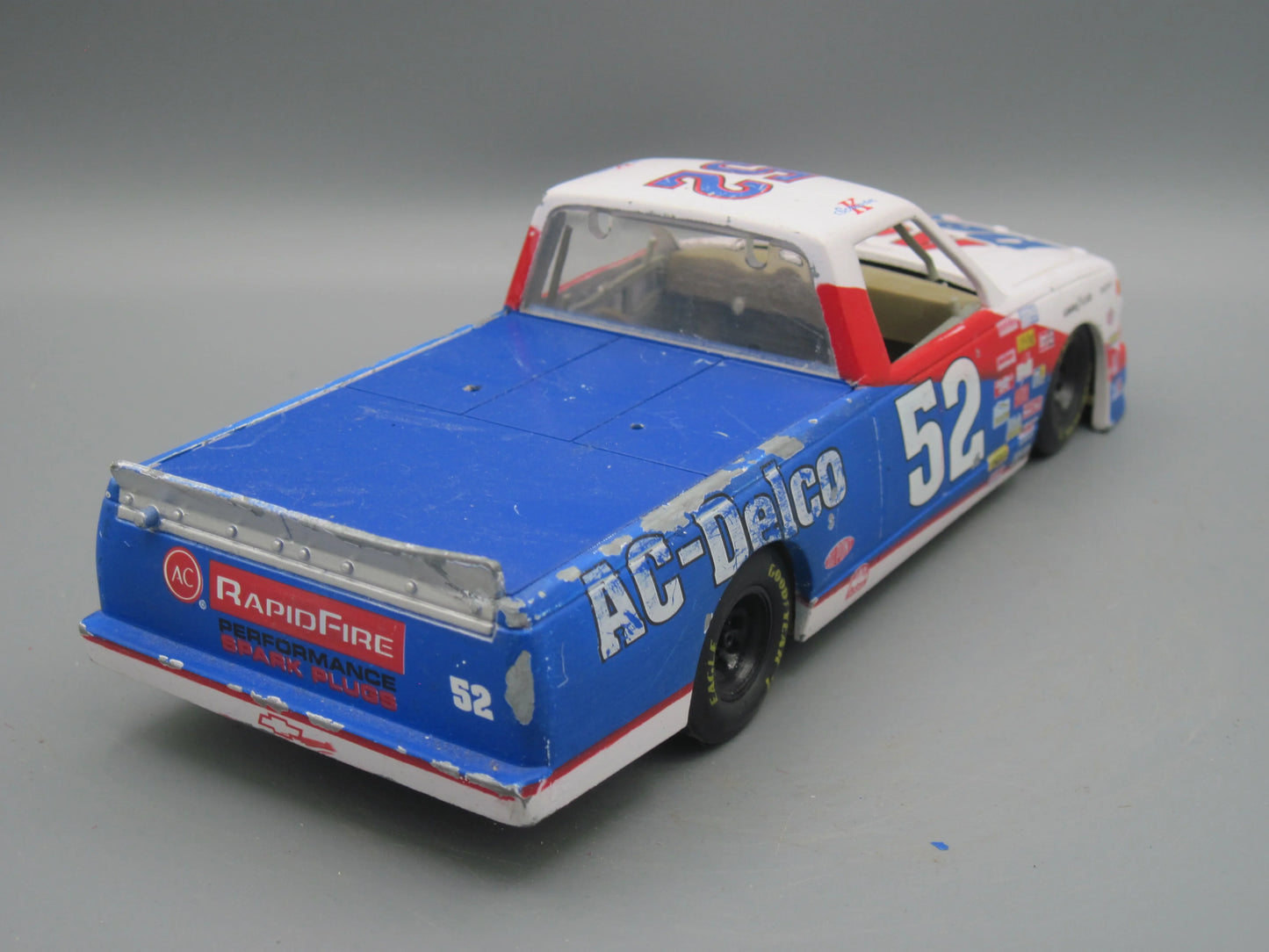 Racing Champions   Chevrolet C-1500  White & Blue