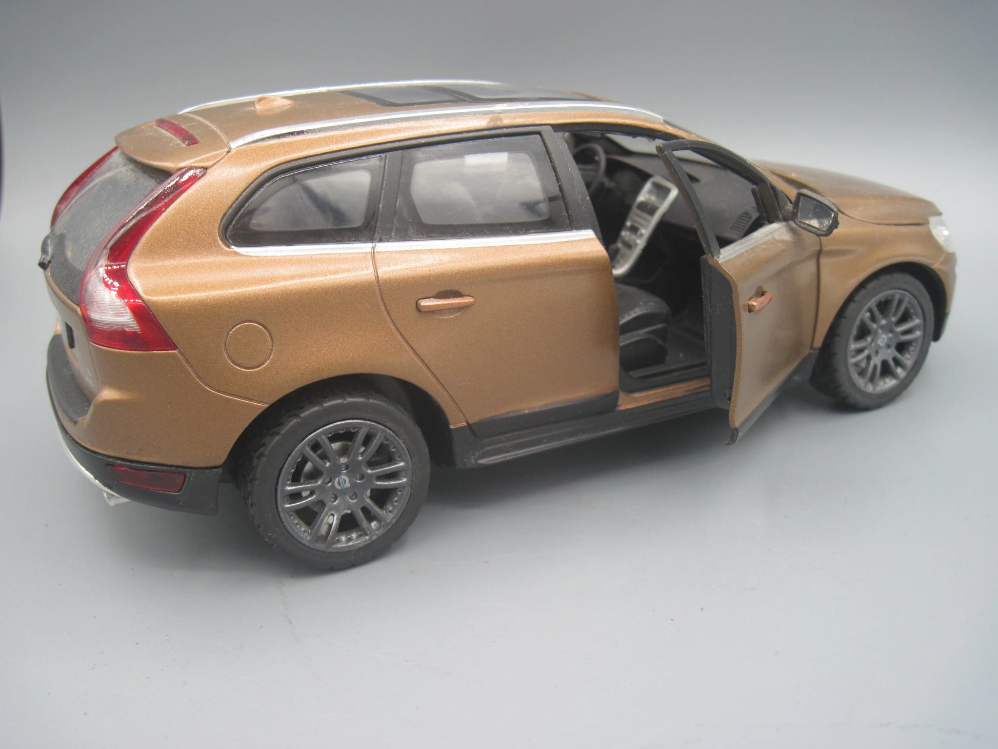 Rastar   Volvo XC 60  Brown