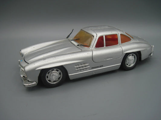 Revell   Mercedes-Benz 300 SL  Silver
