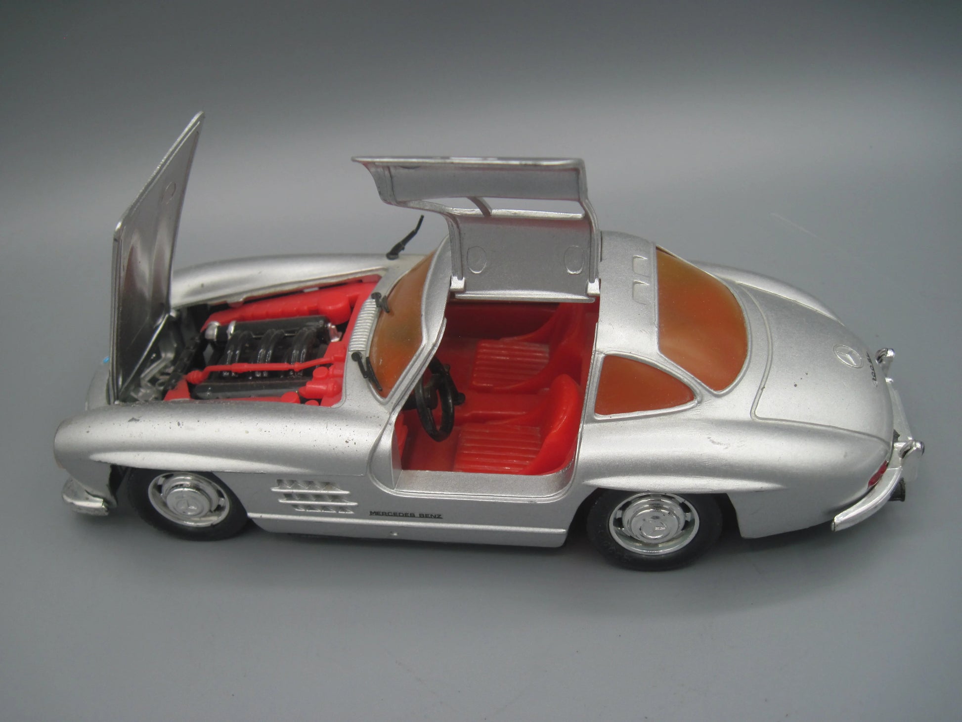 Revell   Mercedes-Benz 300 SL  Silver