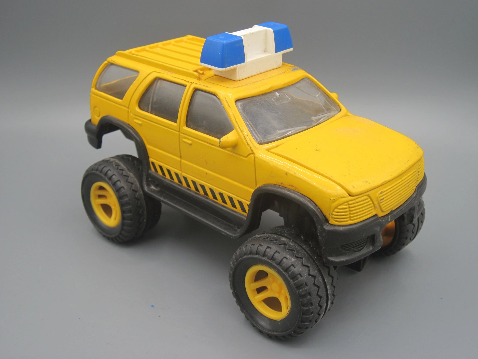 Soma    Mighty Wheels 4x4  Yellow