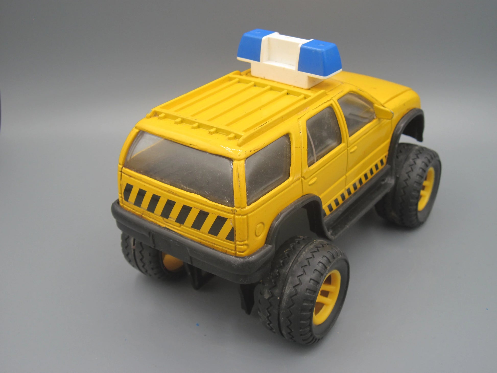 Soma    Mighty Wheels 4x4  Yellow