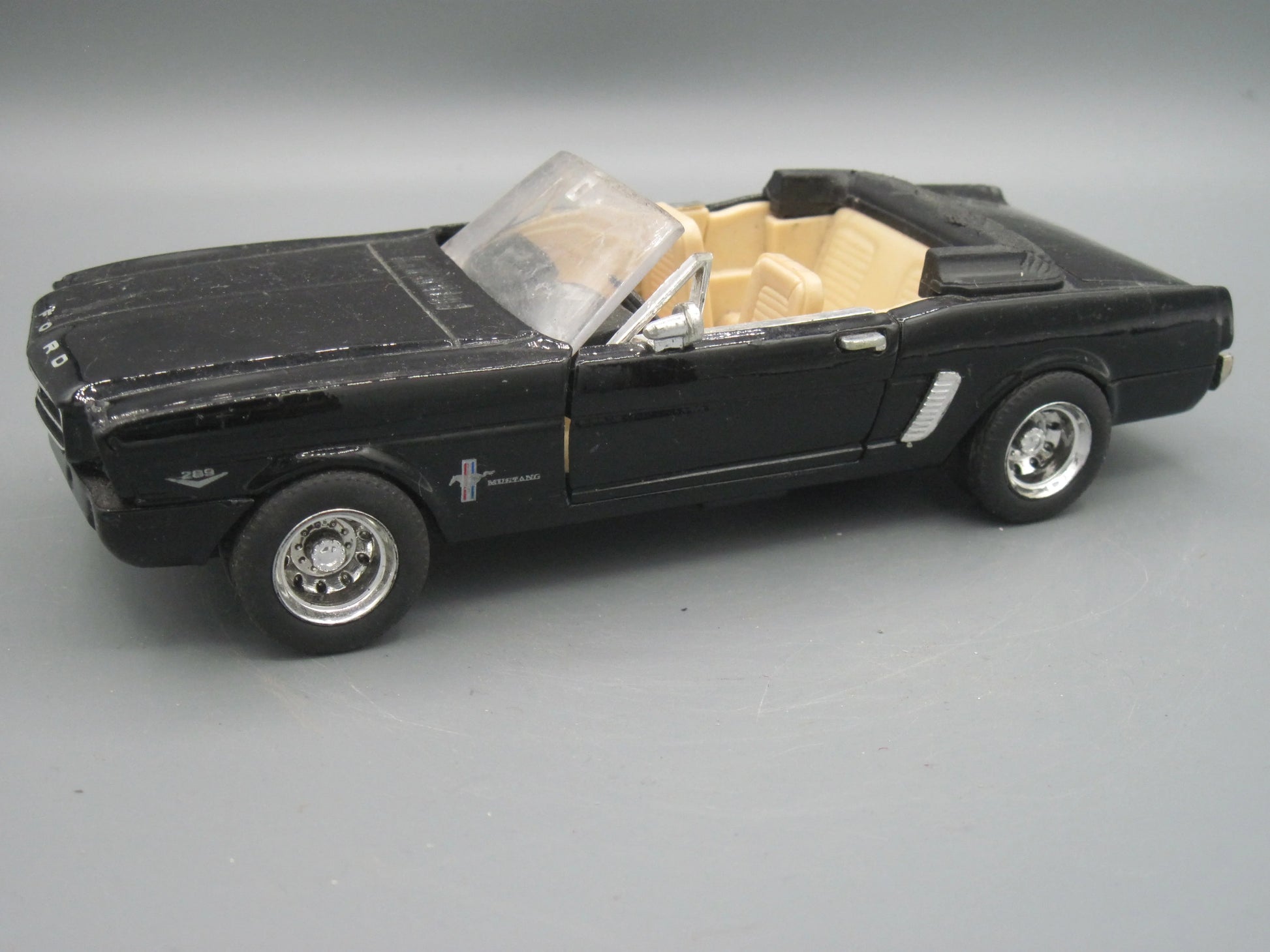 SunnySide   Ford Mustang Convertible  Black