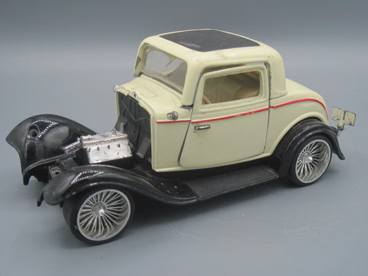 SunnySide   Ford 3-Window Coupe 1932 Beige