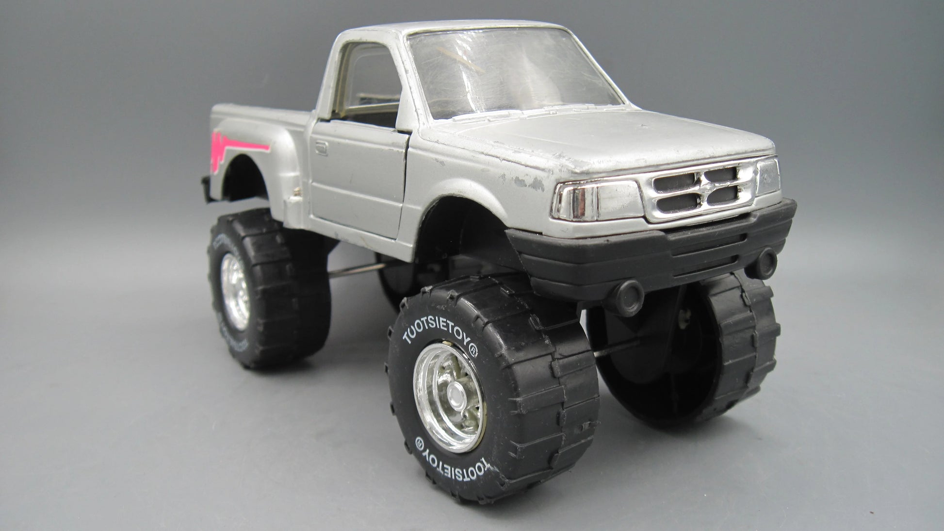 Tootsietoy   Ford Ranger Splash 1995 Grey