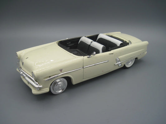 Welly   Ford Victoria Crestline 1953 Beige