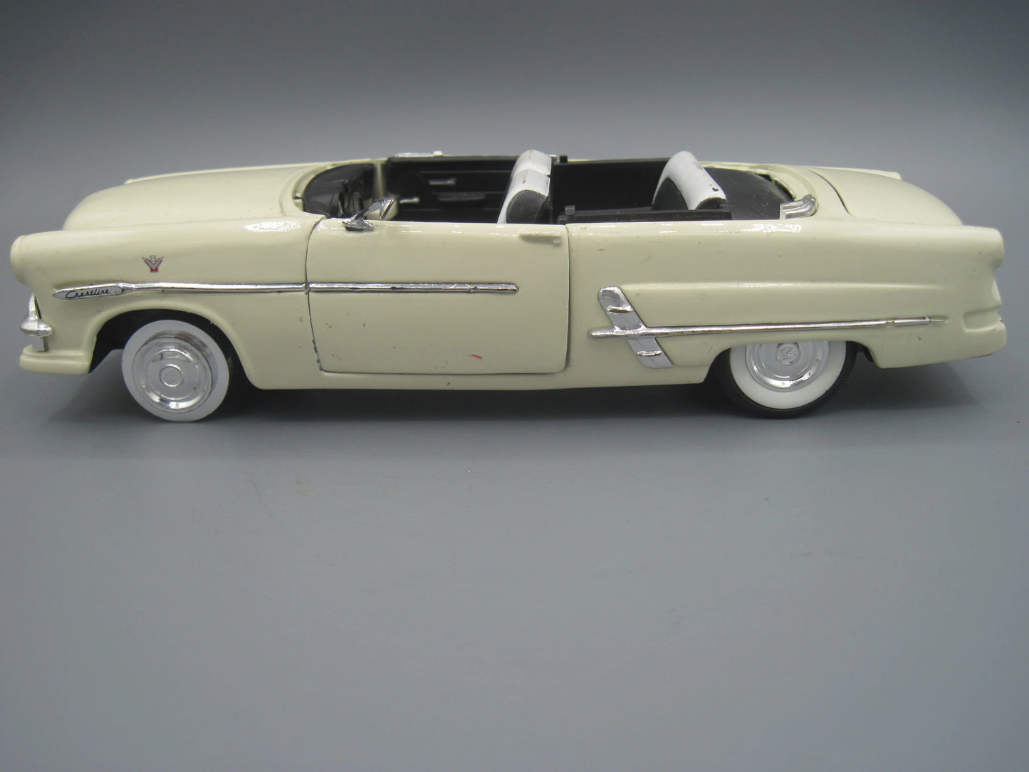 Welly   Ford Victoria Crestline 1953 Beige