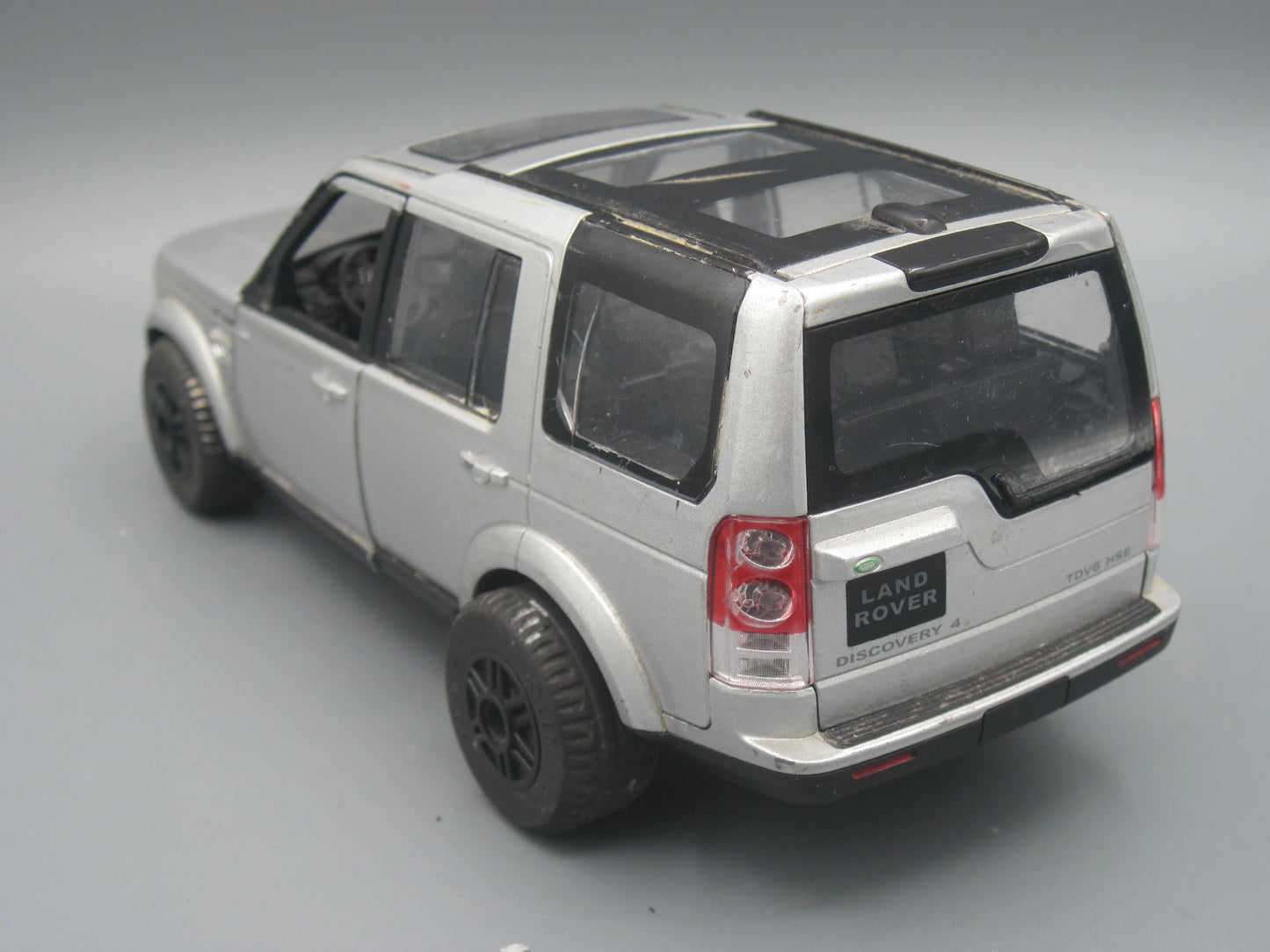 Welly   Land Rover Discovery 4  Silver