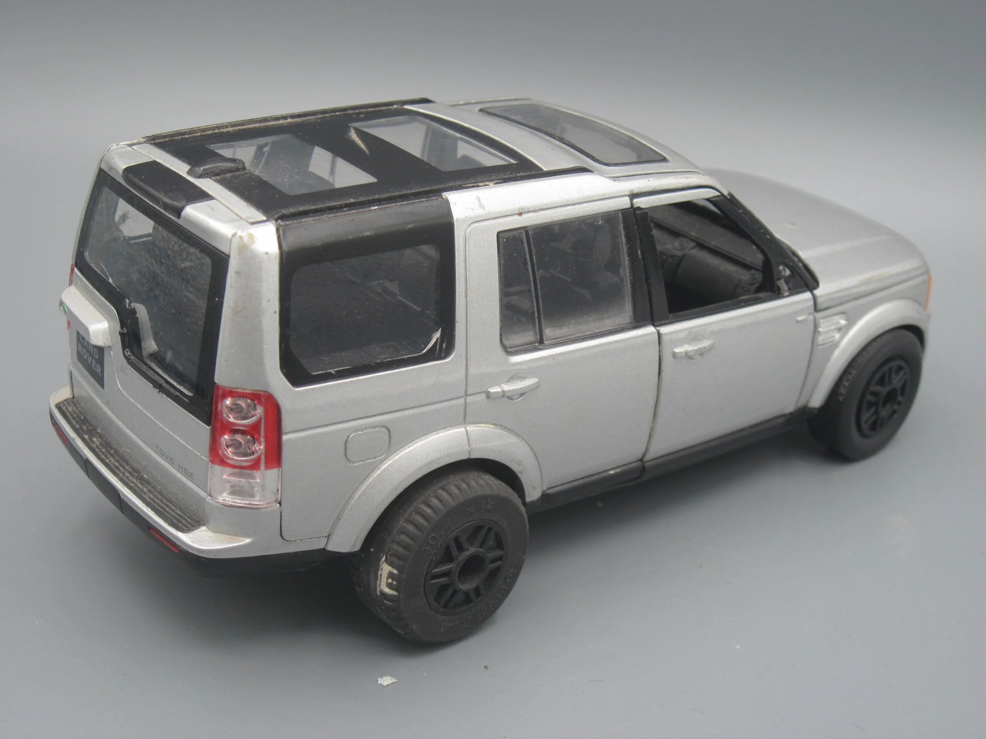 Welly   Land Rover Discovery 4  Silver