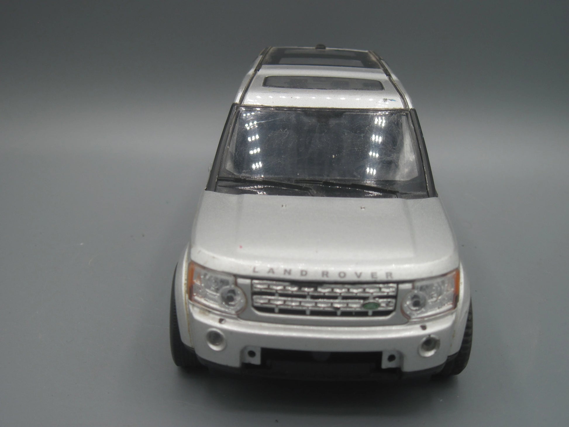 Welly   Land Rover Discovery 4  Silver