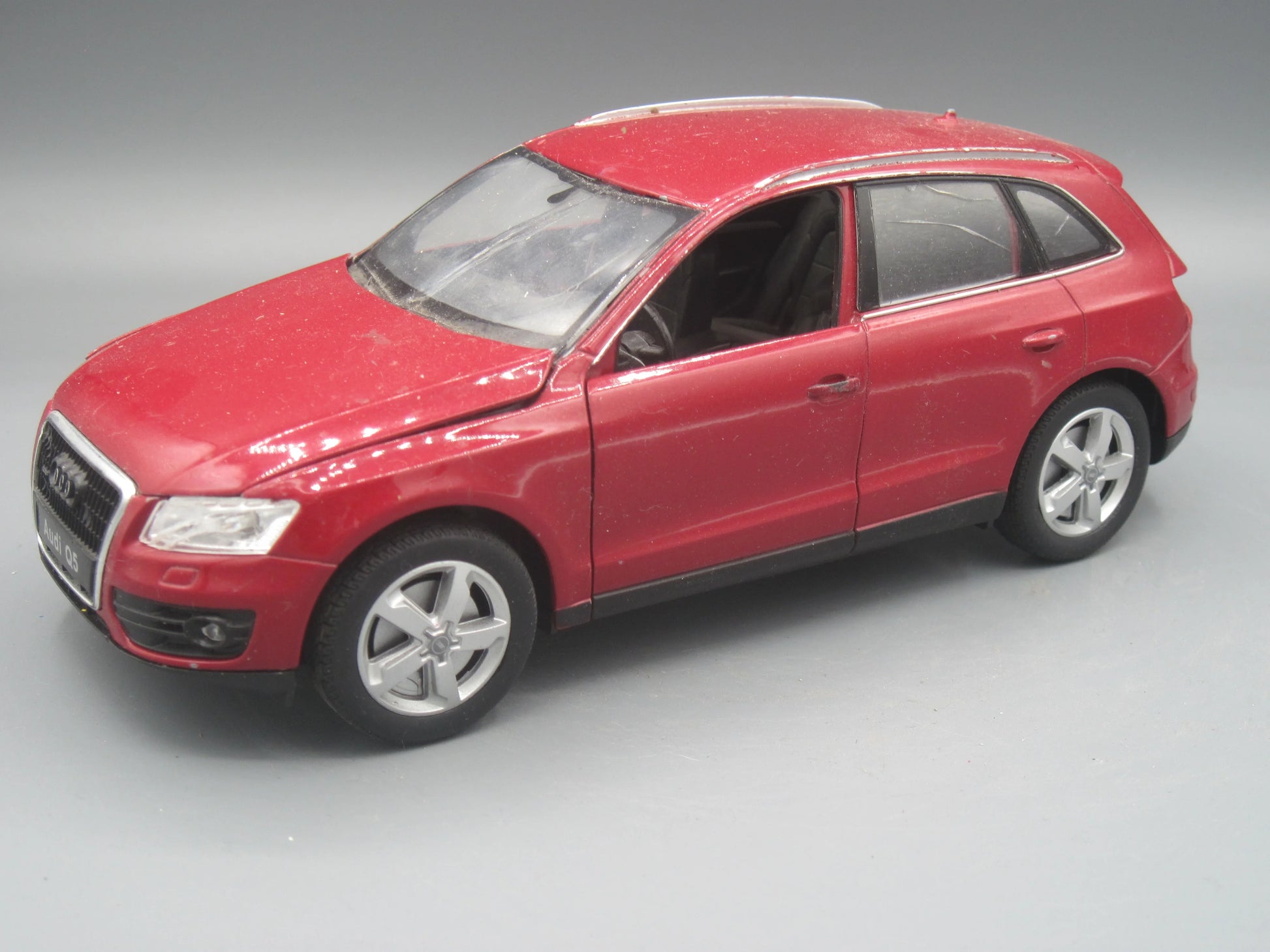 Welly   Audi Q5  Red