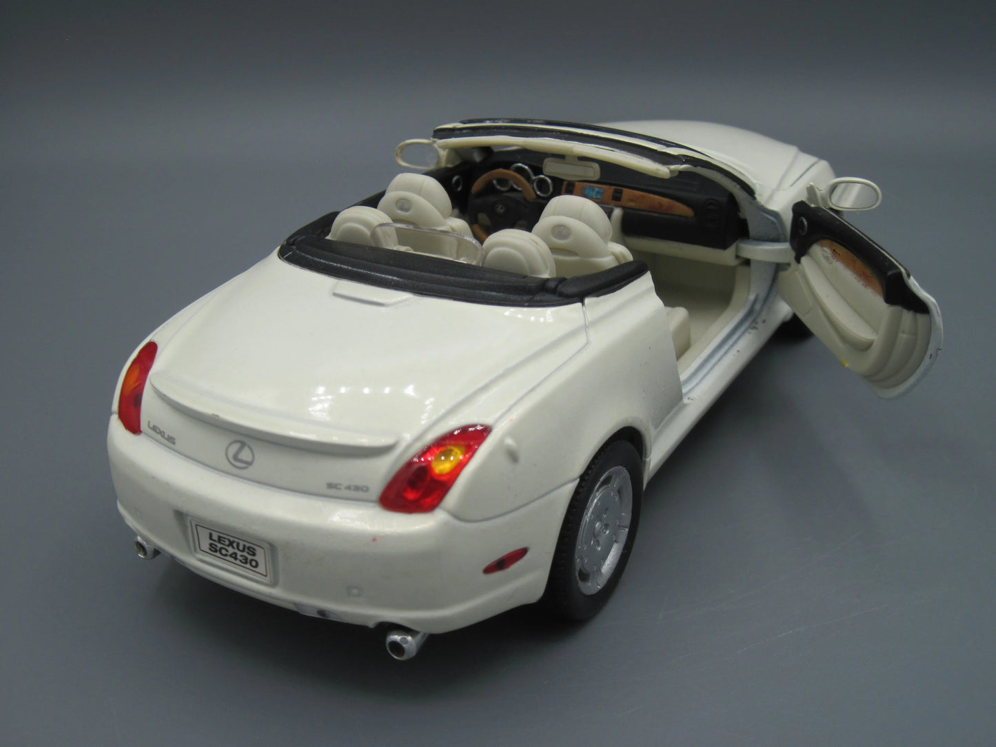 Welly   Lexus SC 430  White