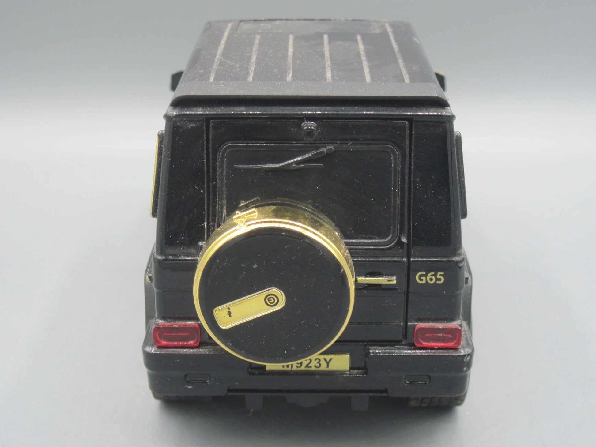 XLG   Mercedes-Benz G65  Black