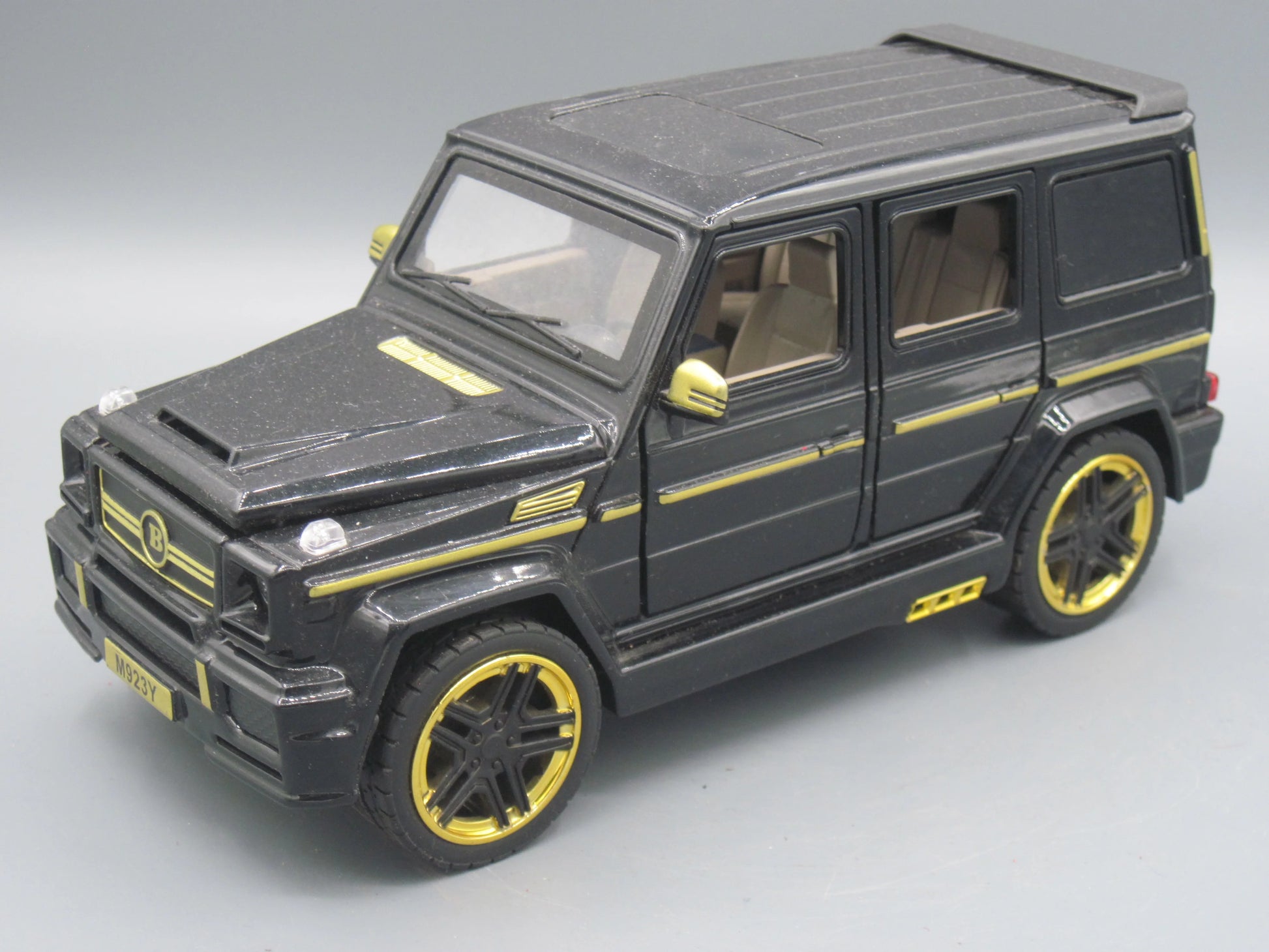 XLG   Mercedes-Benz G65  Black
