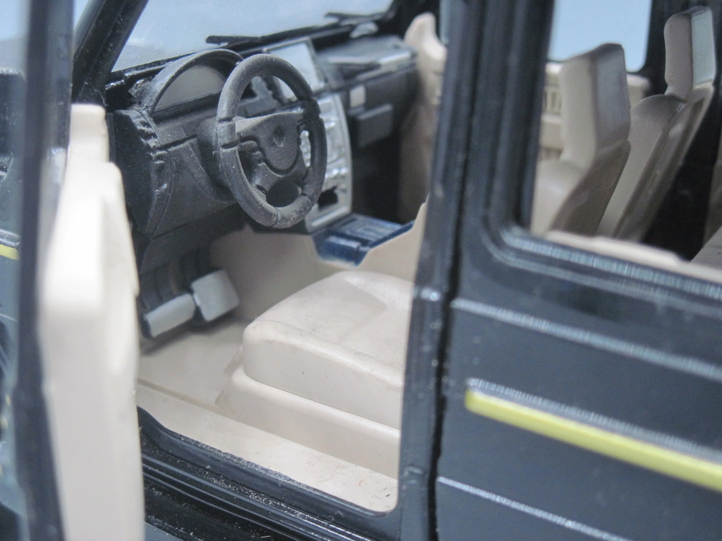 XLG   Mercedes-Benz G65  Black