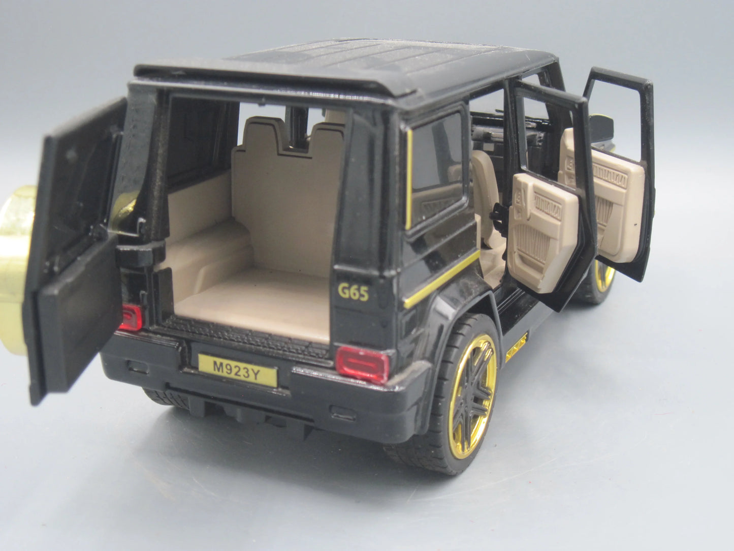 XLG   Mercedes-Benz G65  Black