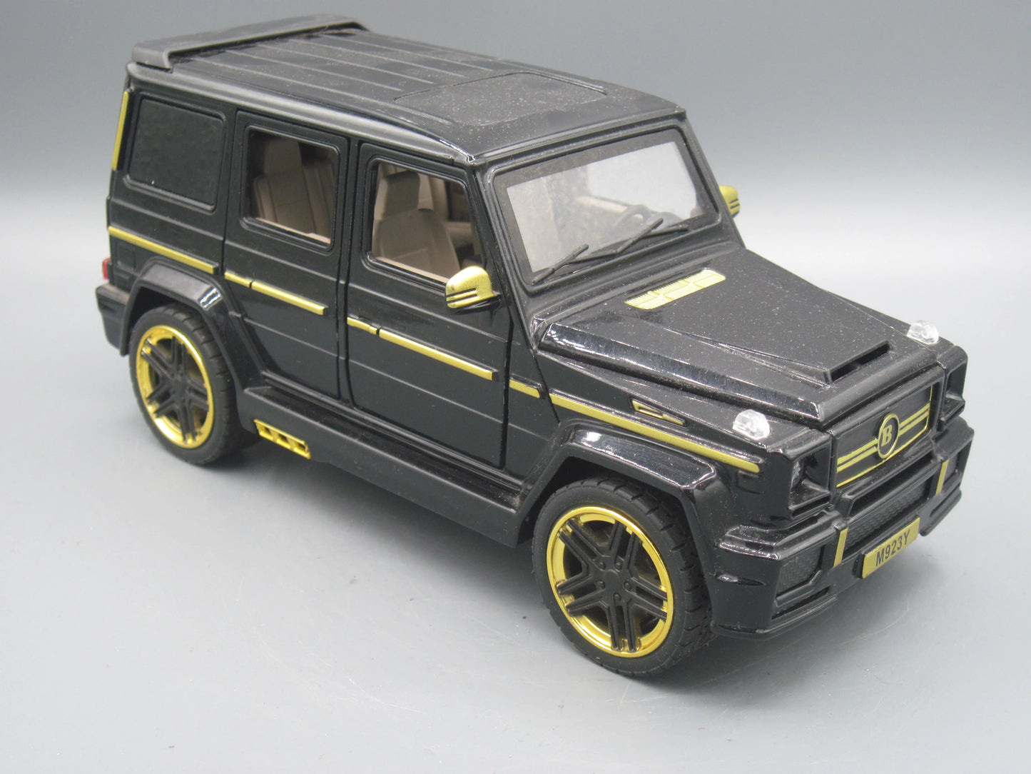 XLG   Mercedes-Benz G65  Black
