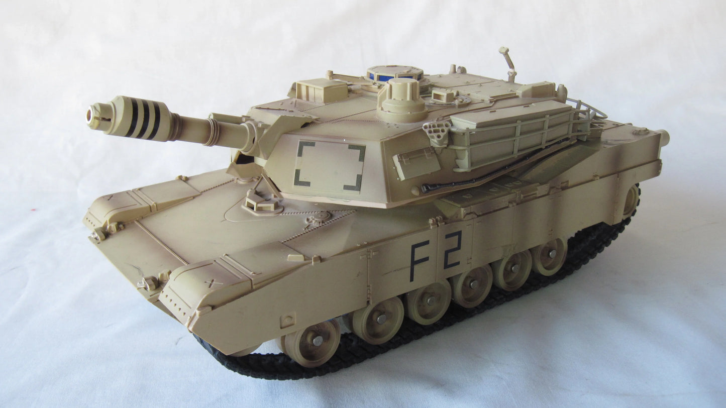 XQ Toys    F2 Military Tank R/C  Army Green