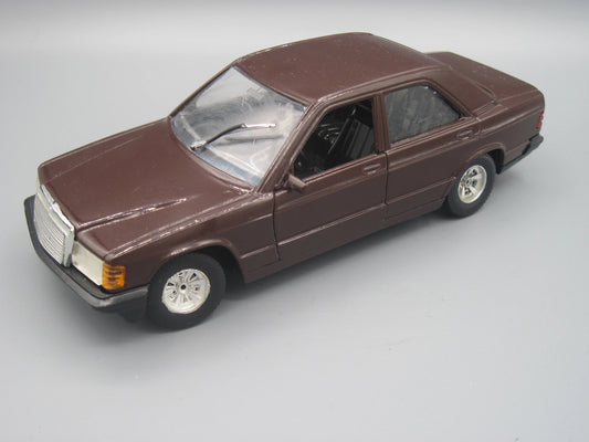Bburago   Mercedes 190 E  Maroon