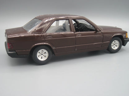Bburago   Mercedes 190 E  Maroon