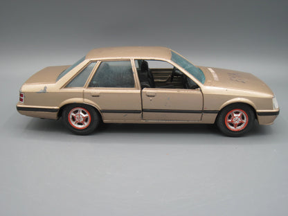 Gama   Opel Senator Saloon  Golden