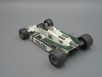 Hot Wheels   Williams FW08 Formula 1 Racecar  White, Green