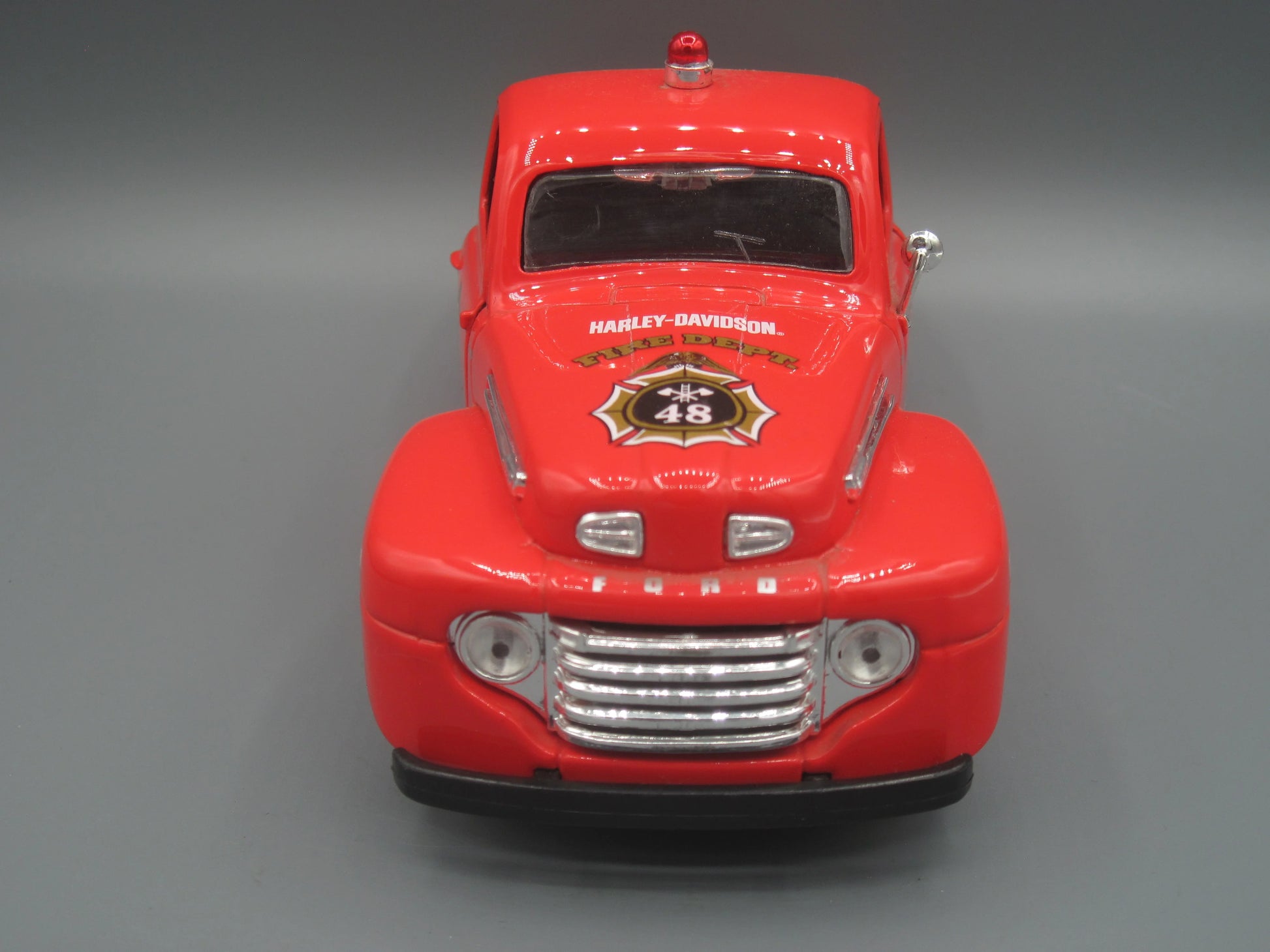 Maisto   Ford F1 Pickup 1948 Red