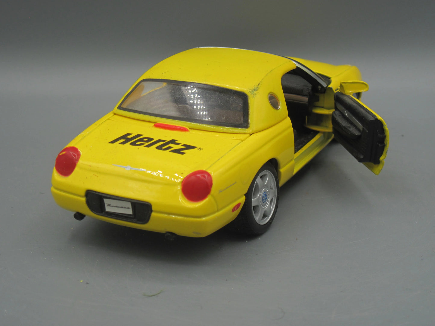 Maisto  Limited Edition Ford Thunderbird  Yellow Hertz