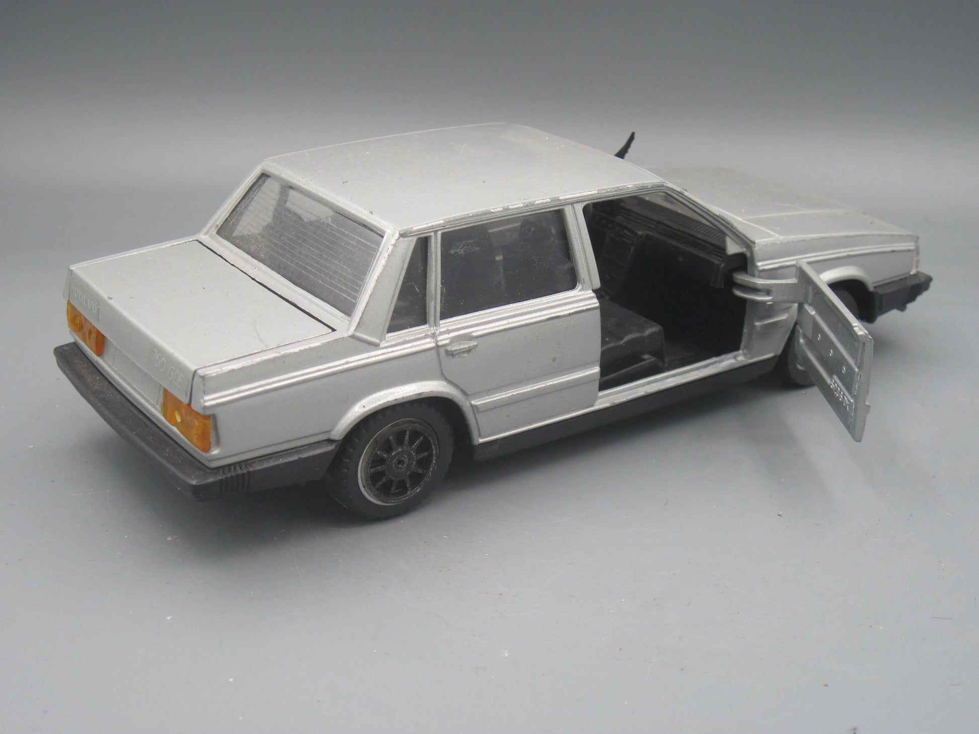 Polistil   Volvo 760 GLE S206  Silver