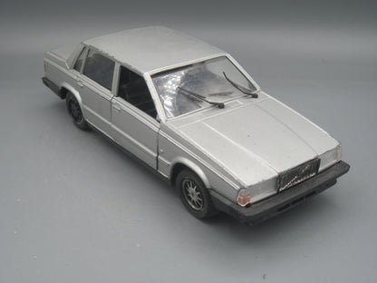 Polistil   Volvo 760 GLE S206  Silver