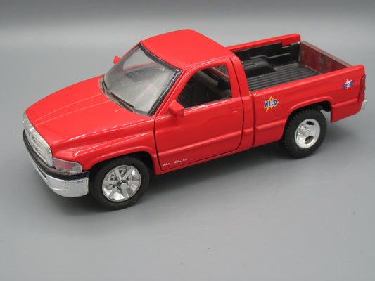 Maisto   Dodge Ram Pick up Truck  Red