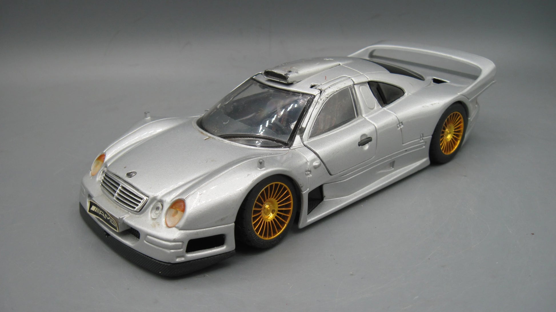 Maisto   Mercedes-Benz CLK-GTR  Silver