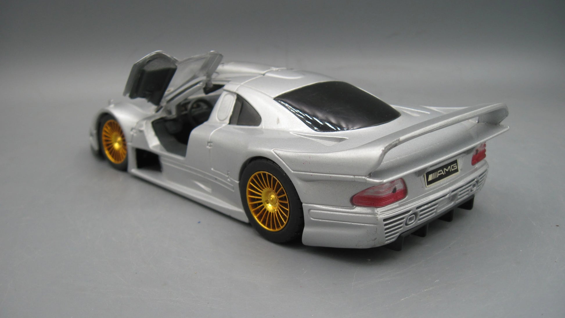 Maisto   Mercedes-Benz CLK-GTR  Silver
