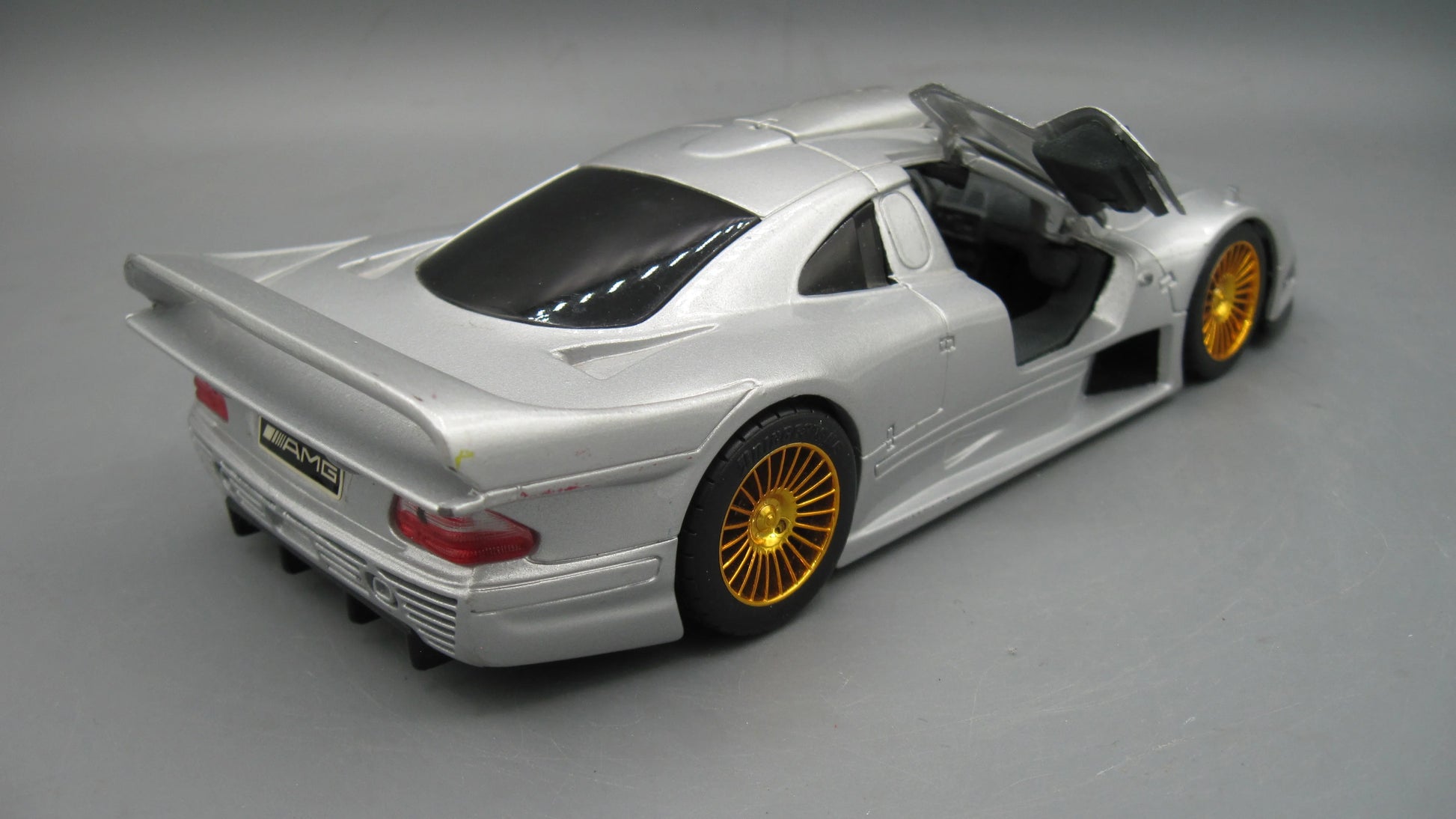 Maisto   Mercedes-Benz CLK-GTR  Silver