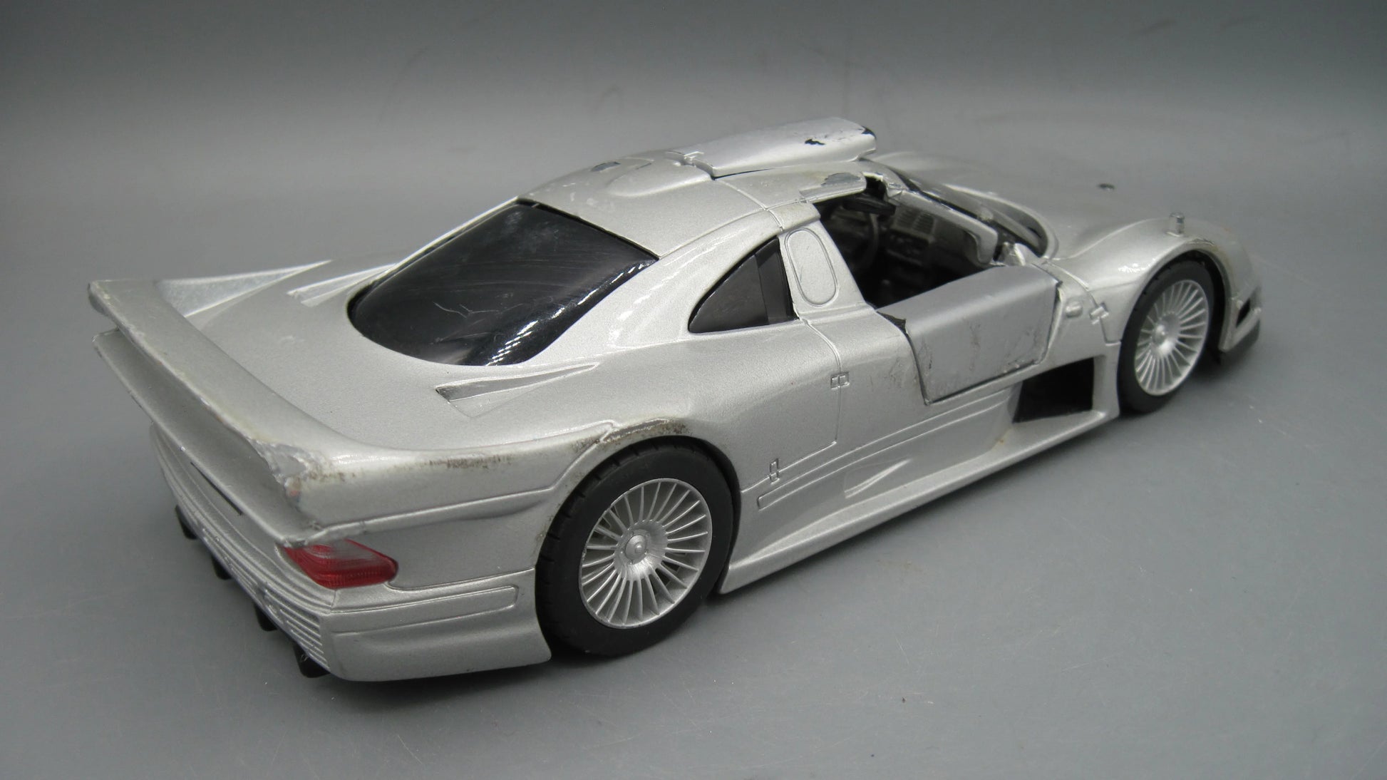 Maisto   Mercedes-Benz CLK-GTR  Silver
