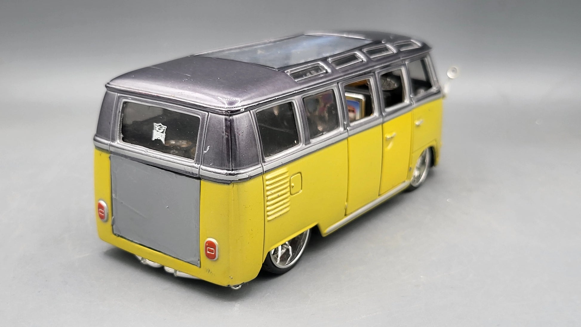 Maisto   Volkswagen Van Samba  Grey & Yellow